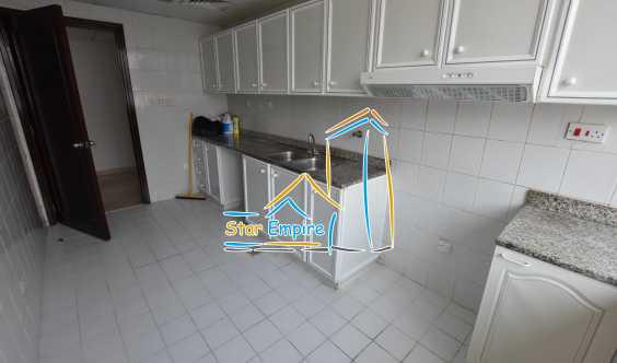 Fabulous 2 Bedrooms Apartment  In A Clean Building On Delm
