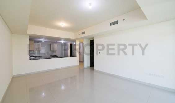Spacious And BRight City View Mid Floor Open Kitchen