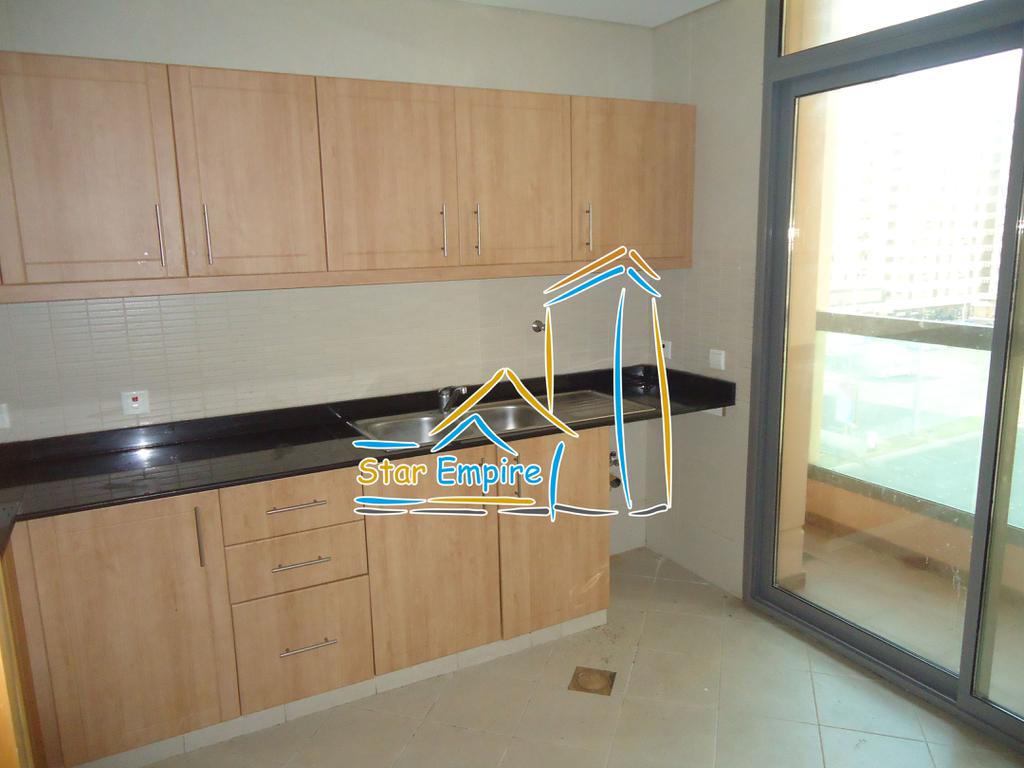 3 Bedrooms Apartment With Parking On Al Falah S