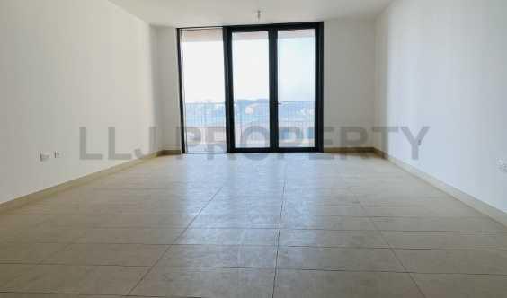 3 Bedrooms Apartment  Townhouse Sea View 0 Commission 6 Chqs