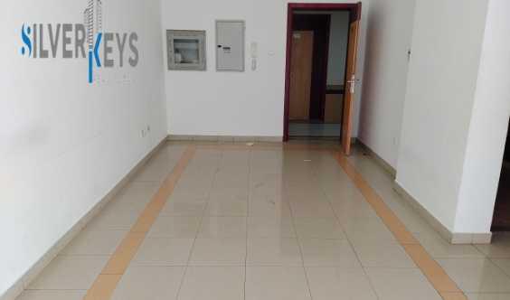 Best Offer Balcony Good Neighbourhood in Dubai