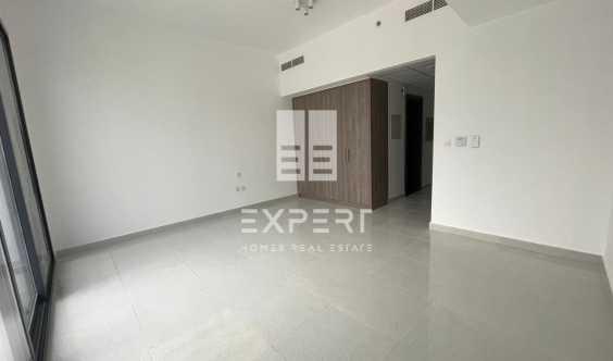 Best Studio Apartment  With Balcony Near Miracle Garden