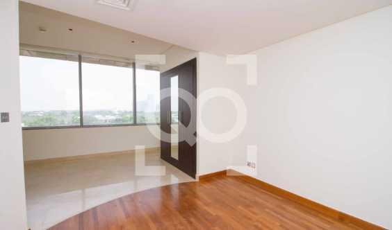 Great Layout Difc View High Floor Flat to Rent 