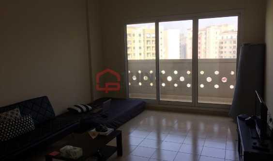 Spacious Vacant 1 Bedroom Apartment  Immaculate Condition Opp Lulu Mall
