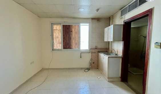 Big Studio Flat Split Ductedac Muweilah in Dubai