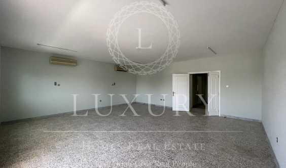 Perfect Entertainer A Very Spacious Apartment With Balcony