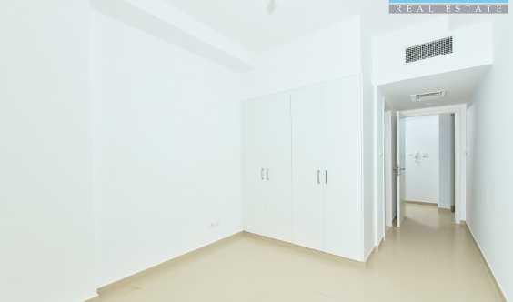 High Floor Immaculate Condition Free Chiller