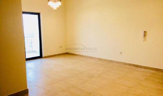 Close To Metro Chiller Free 1 Bedroom Apartment  Closed Kitchen