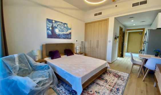 Chiller Free Fully Furnished Close To Metro