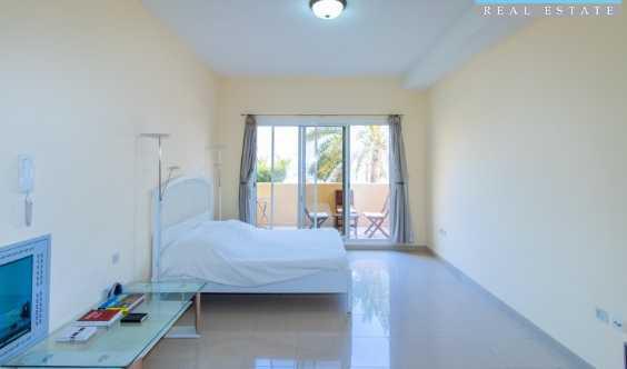 Live By The Beach Flat to Rent 