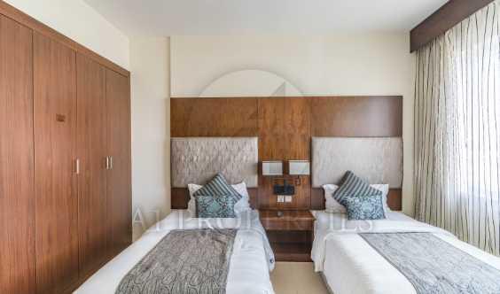 Spacious Close To Metro 6 Cheques Furnished