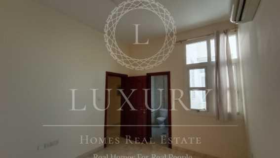 Apartment With Shaded Parking to Rent in Dubai