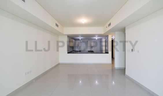 Spacious And BRight City View Mid Floor Open Kitchen