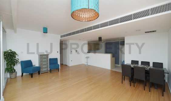 Semi Furnished Sea View High Flr Vacant in Dubai