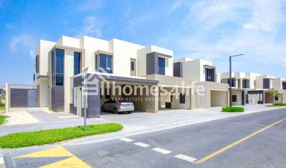End Unit Type 2e Near To Pool And Park