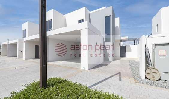 Genuine Re Sale Single Row Close To Pool And Park