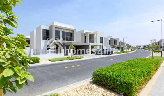 Single Row 3 Bedrooms M Available Now in Dubai