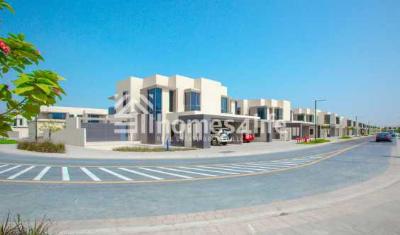 Community View 3 Bedrooms M Available Now in Dubai