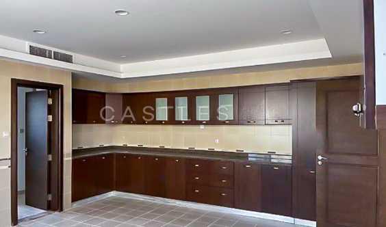 Spacious 6 Bedrooms Maids In Living Leegends