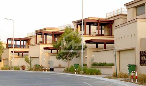 Vacant Golf Course View Single Roww Pool And Garden