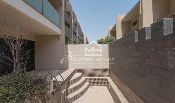 4 Bedrooms Thw Maid Room Private Pool in Dubai
