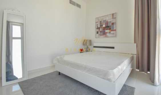 Superbly Furnished Single Row 3 Bedrooms Corner Unit