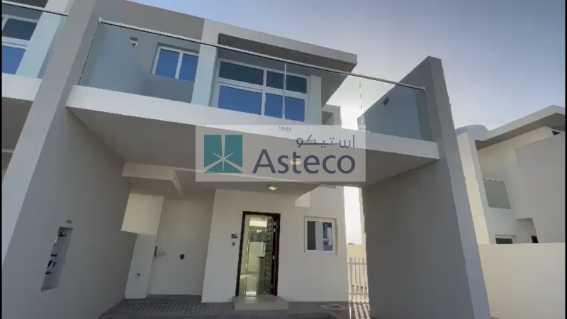 Vacant Unit Good Location Well Maintained in Dubai