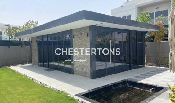 Beautiful Semi Detached Town House Fully Landscaped And Upgraded
