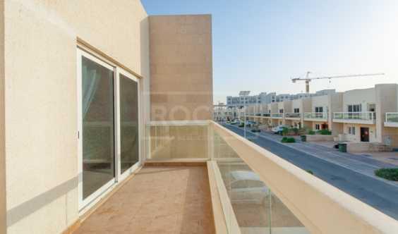 Aesthetic 3 Bedrooms Townhouse Warsan Village