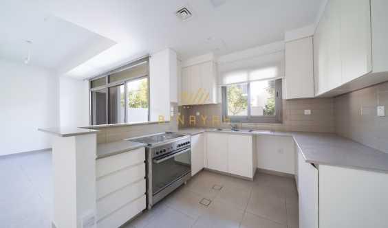 Nice Location Luxury Living Vacant Townhouse Vastu Friendlyl Type 5