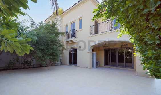 Amazing Offer Ready To Move In 4 Bedrooms Townhouse