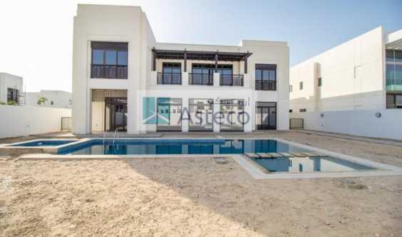 Arabic Style Vacant Private Pool for Sale in Dubai
