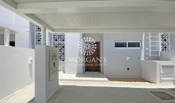 Luxurious 3 Bedrooms Corner Unit Large Plot
