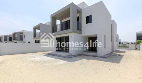 Single Row 3 Bedrooms M Available Now in Dubai
