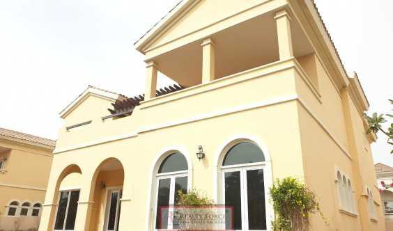 Single Row 5 Bedrooms Valencia Rented Centro