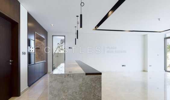 Spacious 5 Bedrooms +maids In Golf Place