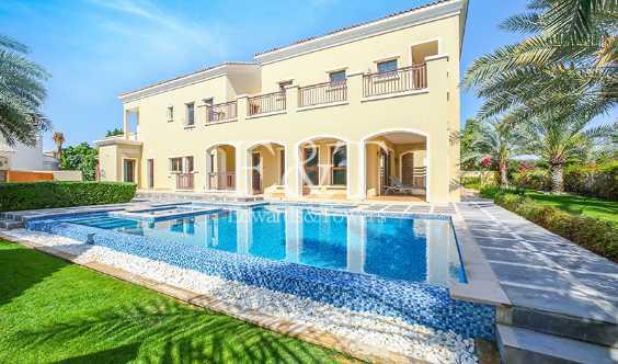 Stunning 7 Bedrooms Upgraded Villa Xlarge Basement