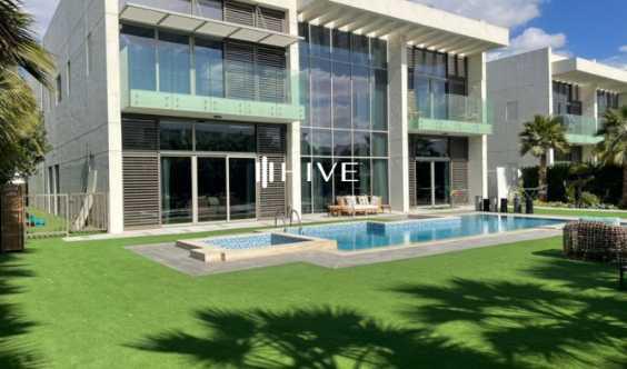 6 Bedrooms Extra Large Plot Contemporary in Dubai