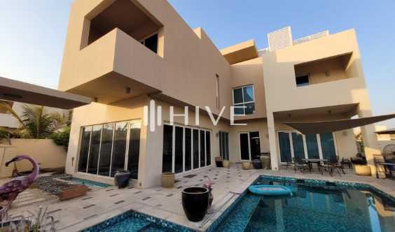 5 Bedrooms Study Room Maid Villa for Sale in Dubai