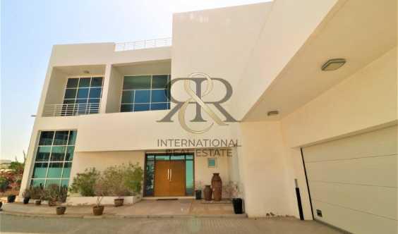 Independent 6 Bedrooms With Private Elevator Pool