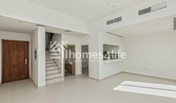 BRand New 3 Bedrooms Th Ready To Move In