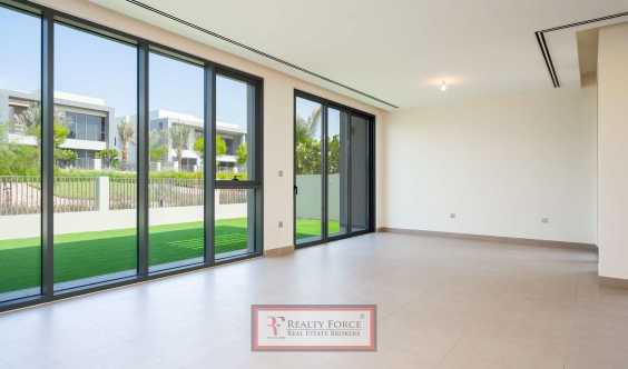 Large Plot Close To Park Rented Villa in Dubai