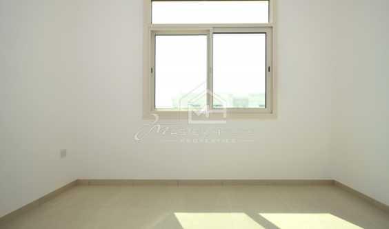 Great Investmentw Rental Back 2 Bedrooms Th