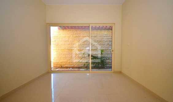 Corner 5 Bedrooms Villa With Privarte Pool And Garden