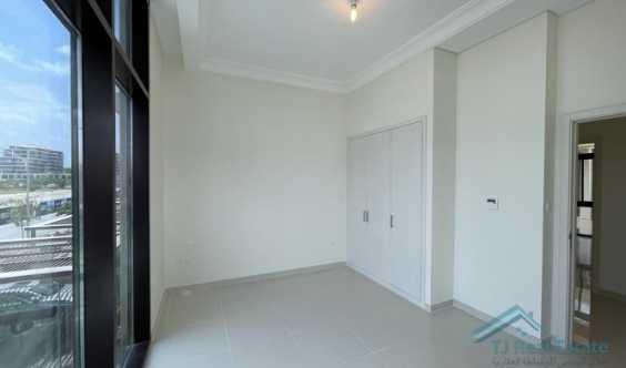 Corner Plot Close To Park BRand New Vacant