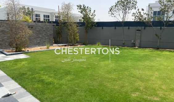 Beautiful Semi Detached Town House Fully Landscaped And Upgraded