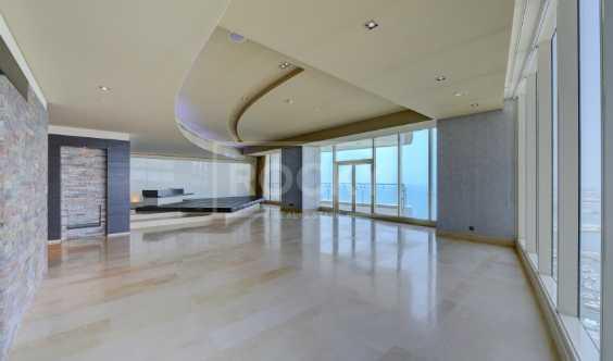 Vacant Contemporary High Floor 01 for Sale