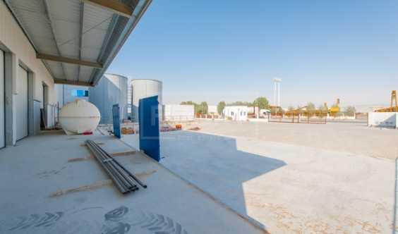 Warehouse With 360kw Power In Jafza for Sale