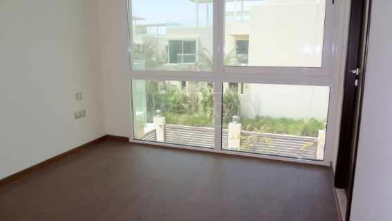 3 Bedrooms Townhouse Rented 180k Cluster 2