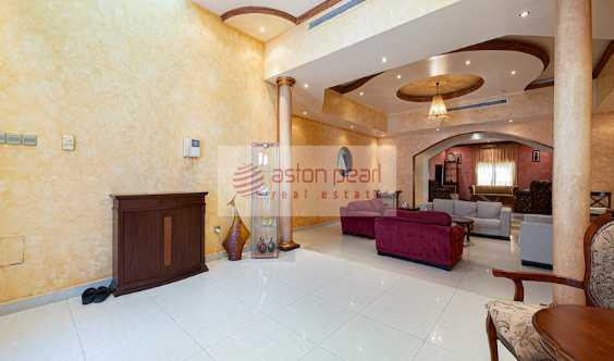 Private Villa Well Maintained Vacant On Transfer